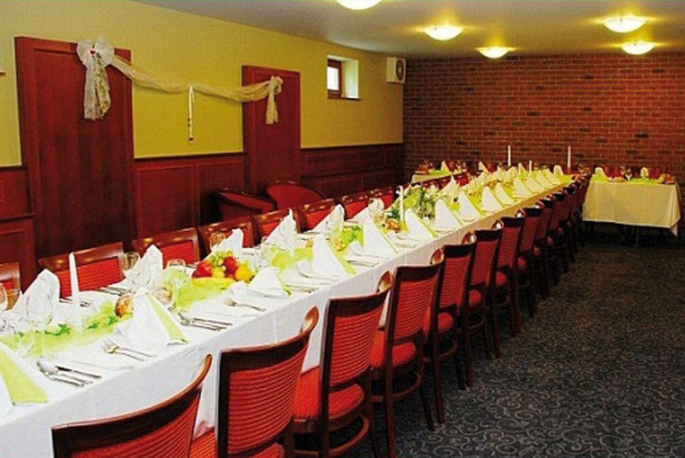 Hotel Terasa Frýdek-Místek Zewnętrze zdjęcie